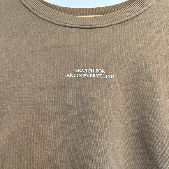 GRAPHIC CREWNECK SWEATER - Brown with text “Search for Art in Everything” - Picture 4 of 5